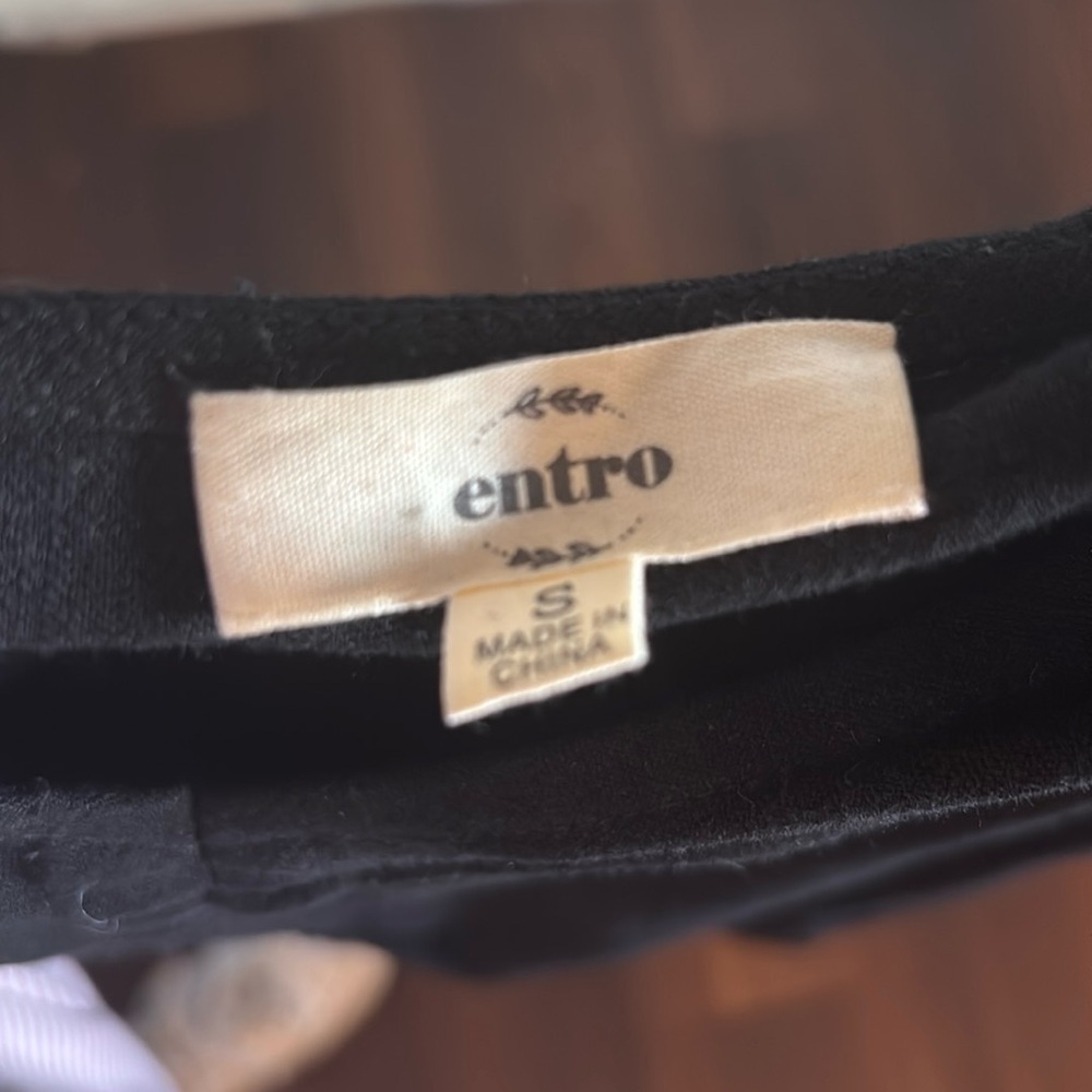 Black long sleeve off the shoulder Entro shirt - Picture 3 of 5